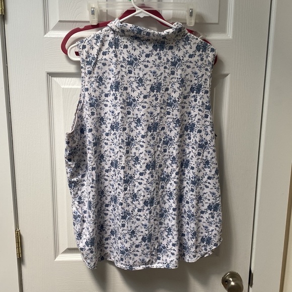 Cute shirt - Picture 2 of 2